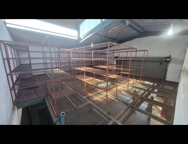 200M² FACTORY FOR SALE IN MOREHILL